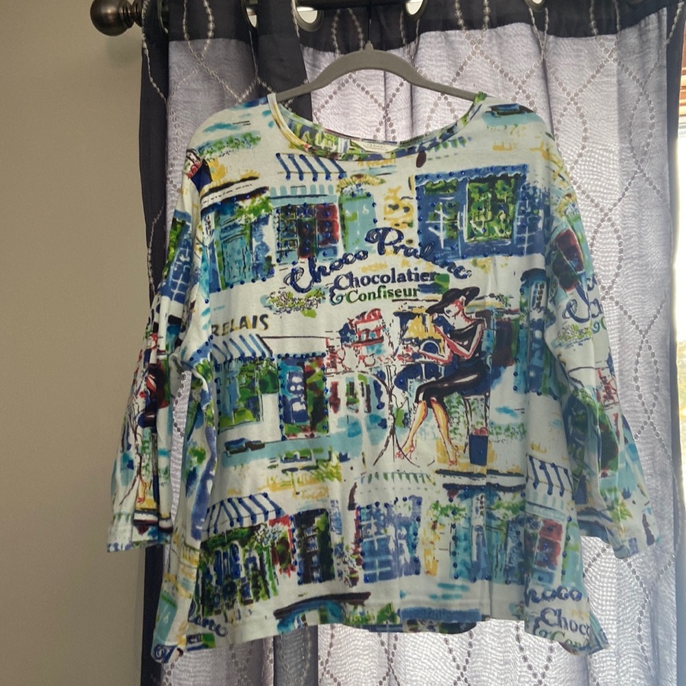 Women’s long sleeve top